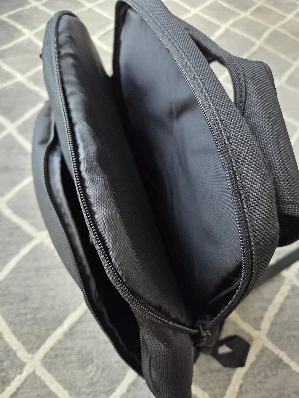 NWOT Large Black Tech Backpack - Picture 7 of 9